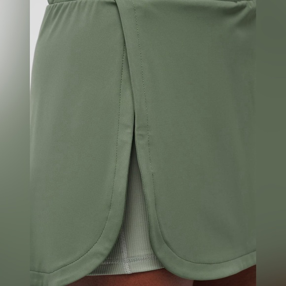 Green Sleeveless Dress - Picture 4 of 12